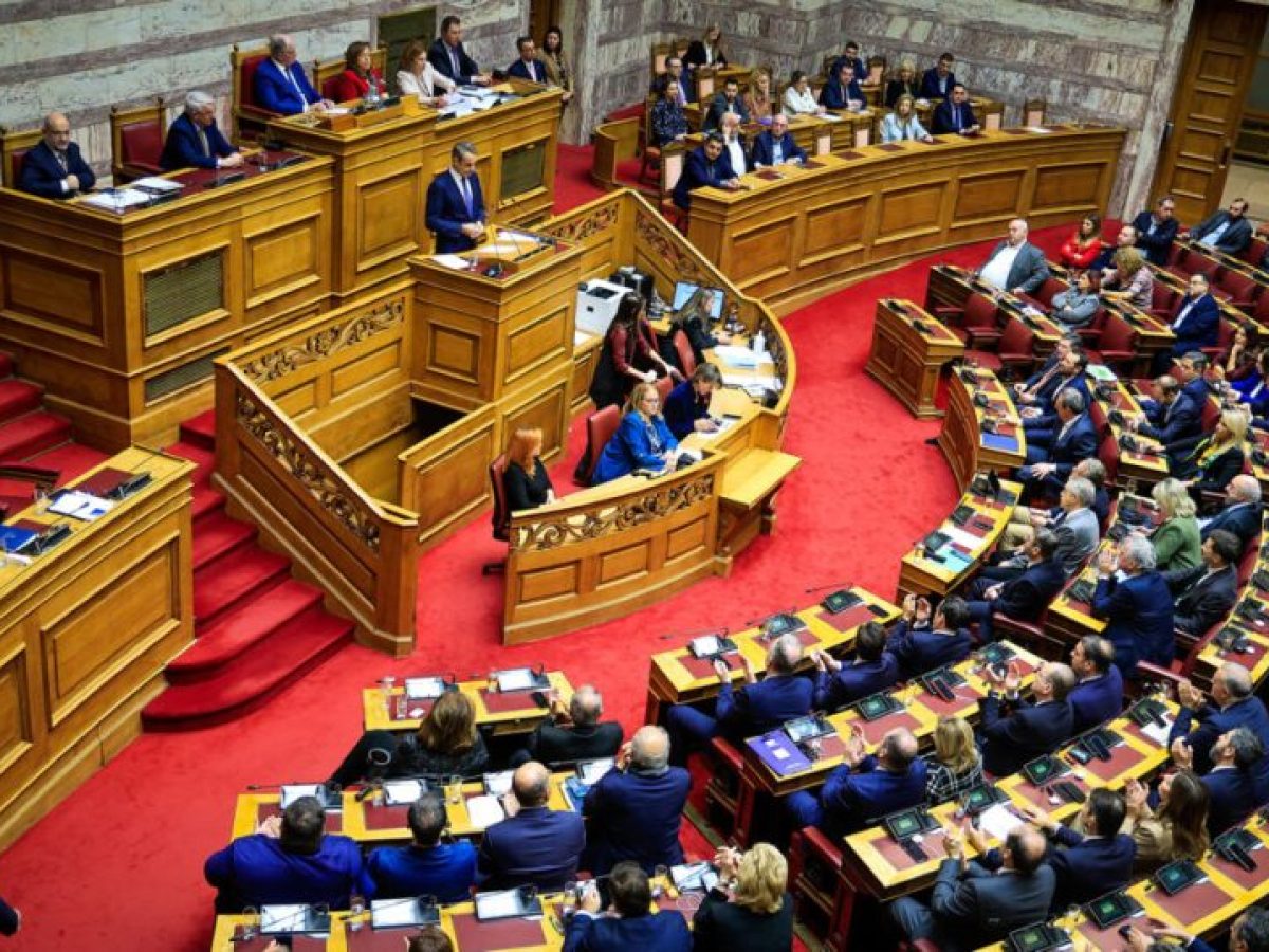 Τον Φεβρουάριο αρχίζει η αναθεώρηση του Συντάγματος: Τέλος της μονιμότητας στο Δημόσιο, 6ετής η θητεία του ΠτΔ