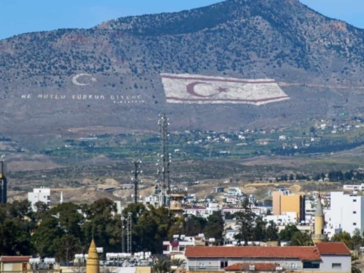&Tau;&omicron;&upsilon;&rho;&kappa;&iota;&kappa;ό &upsilon;&pi;&omicron;&upsilon;&rho;&gamma;&epsilon;ί&omicron; Ά&mu;&upsilon;&nu;&alpha;&sigmaf;: &Phi;&rho;&iota;&kappa;&alpha;&lambda;&epsilon;ό&tau;&eta;&tau;&epsilon;&sigmaf; &tau;&eta;&sigmaf; &Epsilon;&Omicron;&Kappa;&Alpha; &kappa;&alpha;&iota; &tau;&omega;&nu; &Epsilon;&lambda;&lambda;ή&nu;&omega;&nu; &pi;&alpha;&rho;&alpha;&sigma;&tau;&rho;&alpha;&tau;&iota;&omega;&tau;&iota;&kappa;ώ&nu; &sigma;&tau;&eta;&nu; &Kappa;ύ&pi;&rho;&omicron;