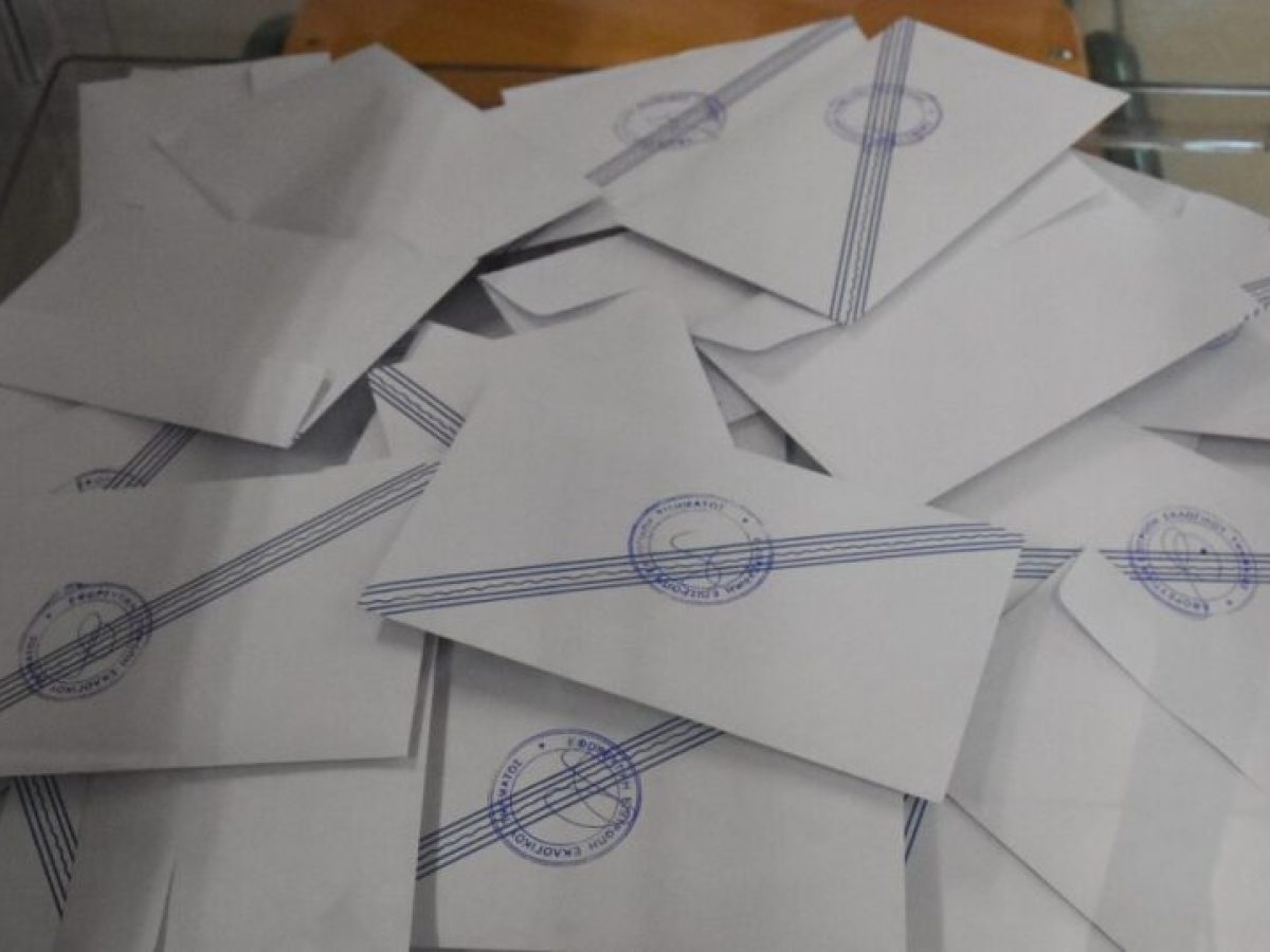 Τρεις έδρες για τον Απόδημο Ελληνισμό και επιστολική ψήφος – Τι παρουσίασε ο Λιβάνιος στο Υπουργικό