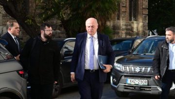 &Tau;&sigma;&iota;ά&rho;&alpha;&sigmaf; &gamma;&iota;&alpha; &alpha;&gamma;&rho;ό&tau;&epsilon;&sigmaf;: &laquo;&Mu;&eta;&nu; &mu;&pi;&alpha;ί&nu;&epsilon;&iota; &omicron; &epsilon;&gamma;&omega;&iota;&sigma;&mu;ό&sigmaf; &pi;ά&nu;&omega; &alpha;&pi;ό &tau;&omicron; &kappa;&omicron;&iota;&nu;ό &kappa;&alpha;&lambda;ό&raquo; &ndash; &Sigma;&tau;&omicron; &epsilon;&pi;ί&kappa;&epsilon;&nu;&tau;&rho;&omicron; &Alpha;&Tau;&Alpha;&Kappa;, &Kappa;&Alpha;&Epsilon;&Kappa;
