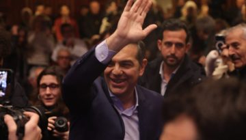 Τσίπρας: Πυκνώνει τις πρωτοβουλίες του με φόντο το δημοσκοπικό «καμπανάκι» – Γιατί μιλά για «σύγκλιση» των προοδευτικών «