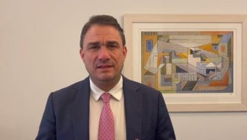 &Tau;&sigma;&omicron;&upsilon;&kappa;&alpha;&lambda;ά&sigmaf;: &laquo;&Omicron;&iota; &epsilon;&pi;ό&mu;&epsilon;&nu;&epsilon;&sigmaf; &epsilon;&kappa;&lambda;&omicron;&gamma;έ&sigmaf; &epsilon;ί&nu;&alpha;&iota; &mu;&alpha;&rho;&alpha;&theta;ώ&nu;&iota;&omicron;&sigmaf; &alpha;&nu;&tau;&omicron;&chi;ή&sigmaf;&raquo; &lambda;έ&epsilon;&iota; &omicron; &epsilon;&kappa;&pi;&rho;ό&sigma;&omega;&pi;&omicron;&sigmaf; &tau;&omicron;&upsilon; &Pi;&Alpha;&Sigma;&Omicron;&Kappa;