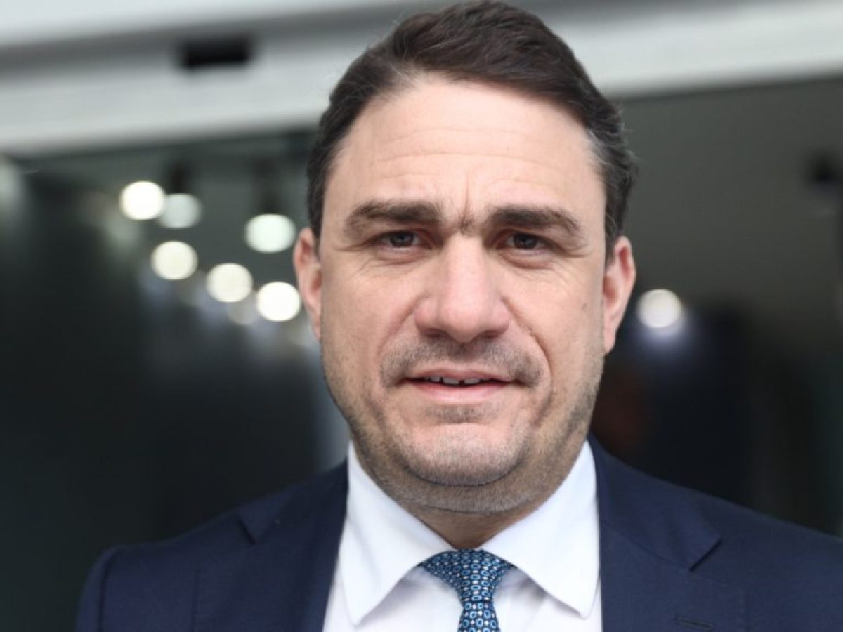 &Tau;&sigma;&omicron;&upsilon;&kappa;&alpha;&lambda;ά&sigmaf; &ndash; &Pi;&Alpha;&Sigma;&Omicron;&Kappa;: &laquo;&Sigma;&tau;ί&gamma;&mu;&alpha; &gamma;&iota;&alpha; &tau;&eta; &Nu;&Delta; &eta; &delta;ή&lambda;&omega;&sigma;&eta; &Mu;&eta;&tau;&sigma;&omicron;&tau;ά&kappa;&eta; &gamma;&iota;&alpha; &tau;&eta; &Beta;&epsilon;&nu;&epsilon;&zeta;&omicron;&upsilon;έ&lambda;&alpha;&raquo;