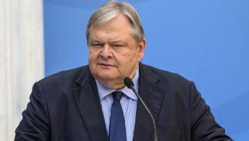 Βενιζέλος: «Δεν απογειώνεται ο Τσίπρας» – «Σπουδαίος για τη χώρα ο ρόλος του ΠαΣοΚ»