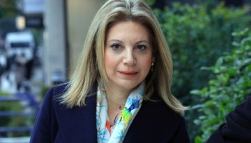 Άγνοια και εθνικιστικές κορώνες από τη Μαρία Καρυστιανού στην παρθενική παρέμβασή της για τα ελληνοτουρκικά