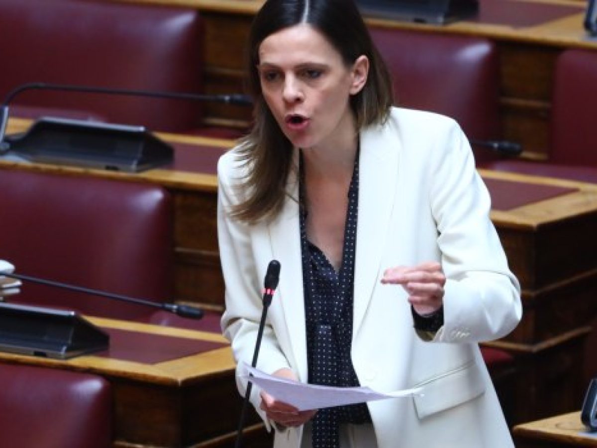 Αχτσιόγλου: Συσπείρωση δυνάμεων για να μην δοθεί τρίτη θητεία στην κυβέρνηση Μητσοτάκη