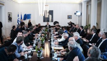 Αγρότες: Διάλογος κατ’ όνομα, εξαγγελίες κατ’ ουσίαν – Χωρίς περιθώρια αλλαγών στα μέτρα