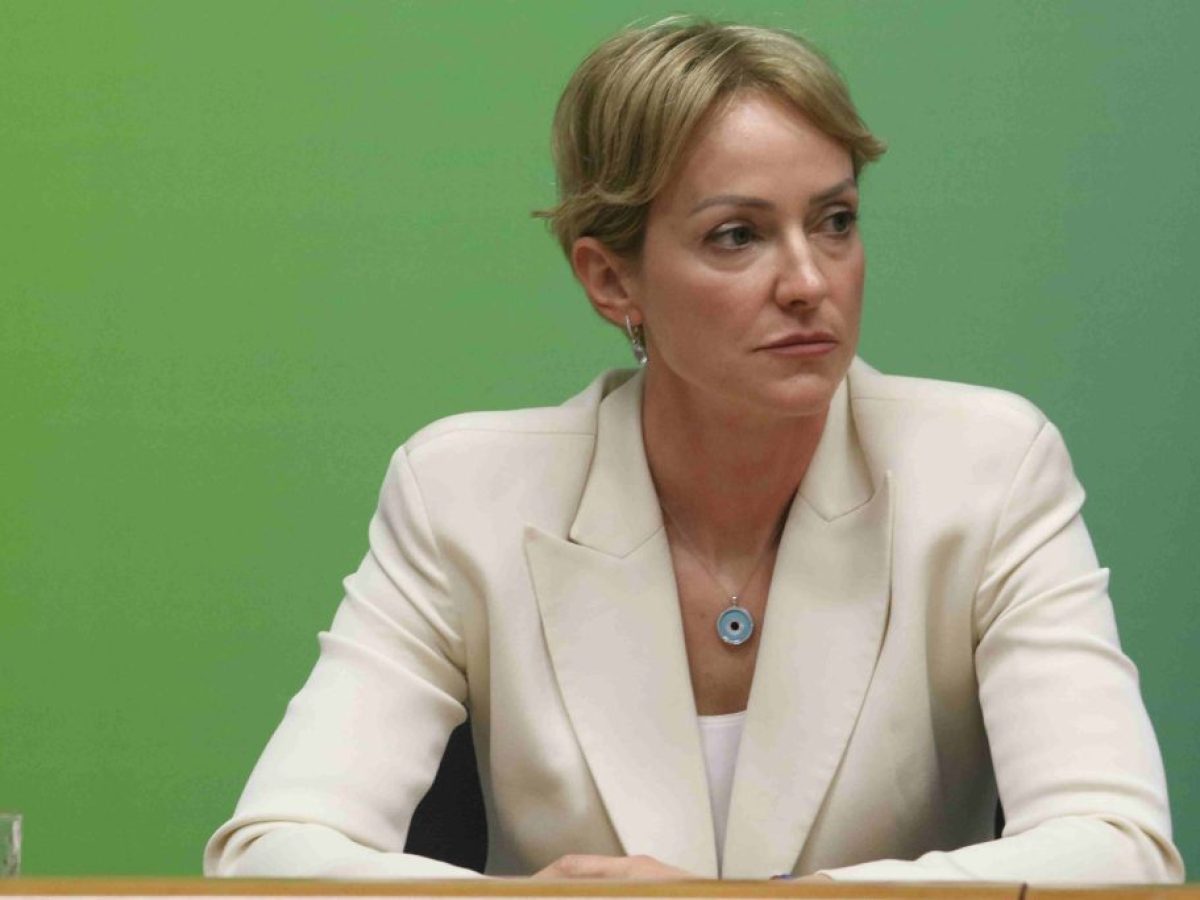 Αλεξάνδρα Σδούκου: Διάλογος με αγρότες, όχι με υβριστές