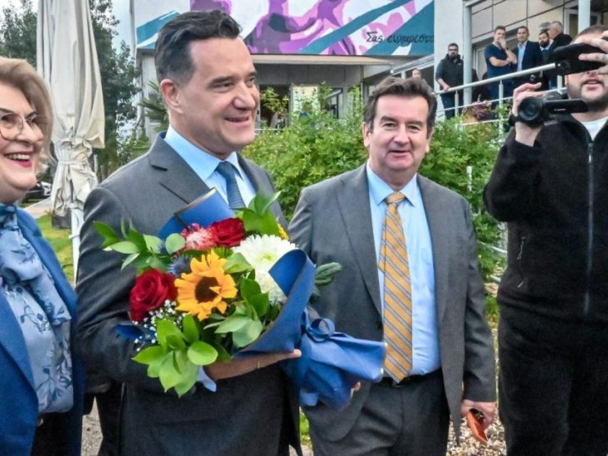 Ά&delta;&omega;&nu;&iota;&sigmaf; &Gamma;&epsilon;&omega;&rho;&gamma;&iota;ά&delta;&eta;&sigmaf;: &Eta; &Alpha;&rho;&gamma;&omicron;&lambda;ί&delta;&alpha; &Tau;&omicron;&nu; &Upsilon;&pi;&omicron;&delta;έ&chi;&theta;&eta;&kappa;&epsilon; &Mu;&epsilon; &Theta;&epsilon;&rho;&mu;ή &Alpha;&nu;&alpha;&gamma;&nu;ώ&rho;&iota;&sigma;&eta; [pics,vid]