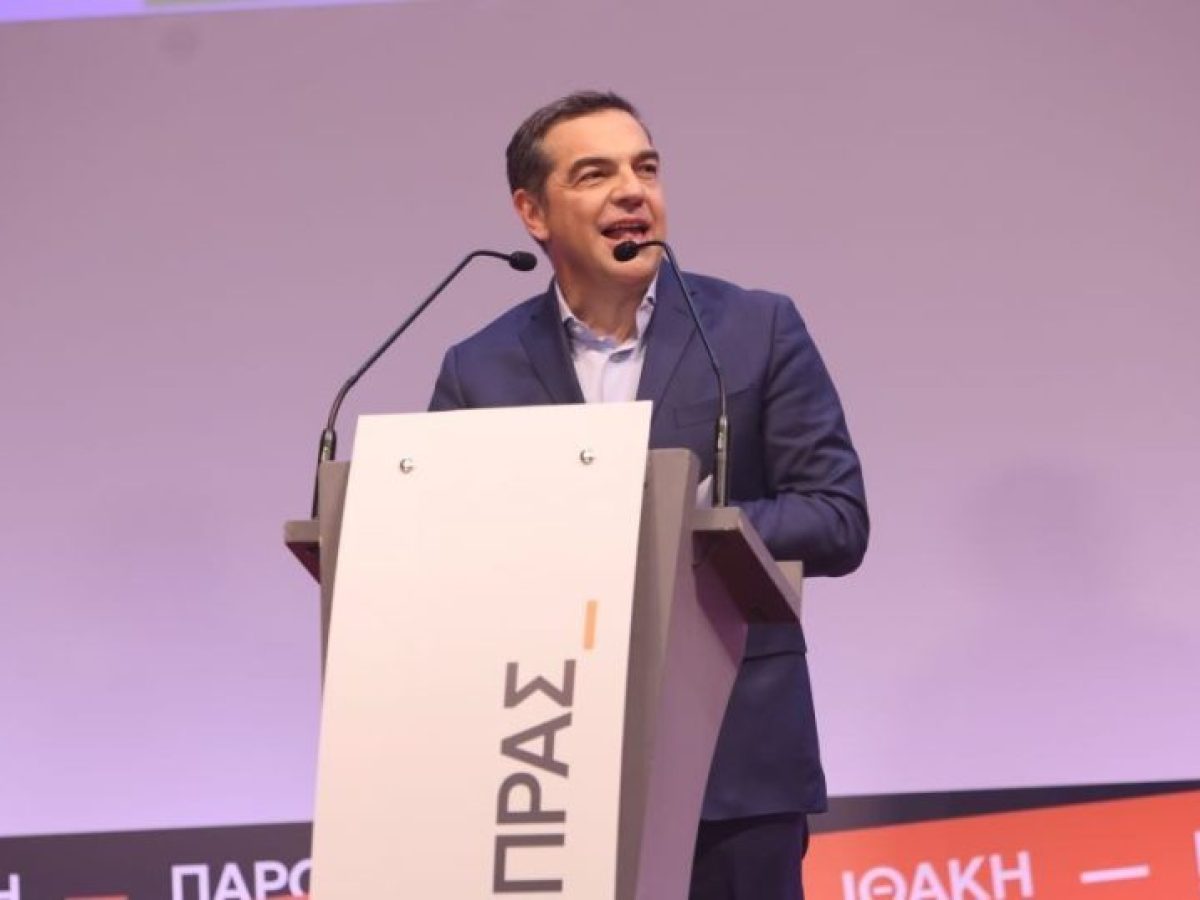 &Alpha;&lambda;έ&xi;&eta;&sigmaf; &Tau;&sigma;ί&pi;&rho;&alpha;&sigmaf;: &laquo;&Delta;&epsilon;&nu; &alpha;&pi;&epsilon;&upsilon;&theta;ύ&nu;&omicron;&mu;&alpha;&iota; &sigma;&tau;&omicron;&upsilon;&sigmaf; &beta;&omicron;&lambda;&epsilon;&mu;έ&nu;&omicron;&upsilon;&sigmaf;&raquo; &ndash; &laquo;&Chi;&rho;&epsilon;&iota;&alpha;&zeta;ό&mu;&alpha;&sigma;&tau;&epsilon; &mu;&iota;&alpha; &nu;έ&alpha; &mu;&epsilon;&tau;&alpha;&pi;&omicron;&lambda;ί&tau;&epsilon;&upsilon;&sigma;&eta;&raquo;