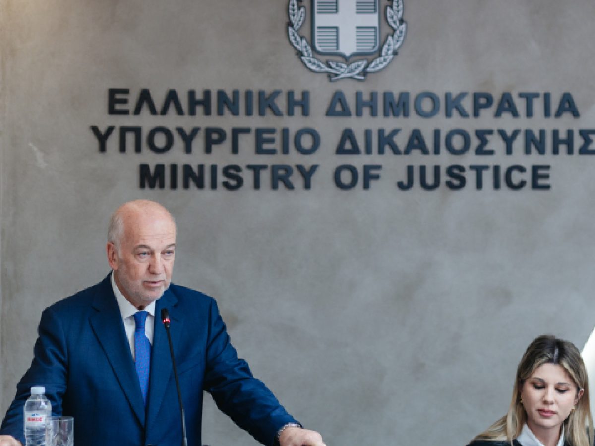 H δημιουργία πλατφόρμας των δικαστικών επιμελητών δεν περιορίζει την δικηγορική ύλη, λέει ο Φλωρίδης