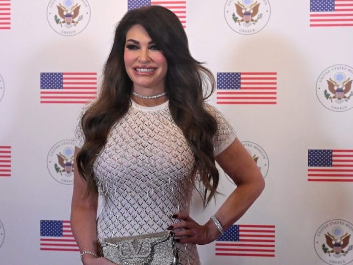 «Melania»: Λαμπερή πρεμιέρα στην Αθήνα με οικοδέσποινα την Κίμπερλι Γκιλφόιλ (εικόνες, βίντεο)