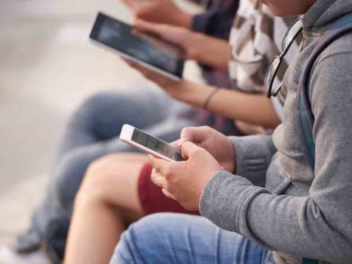 Reuters: H Ελλάδα είναι έτοιμη για απαγόρευση των social media σε παιδιά κάτω των 15 ετών