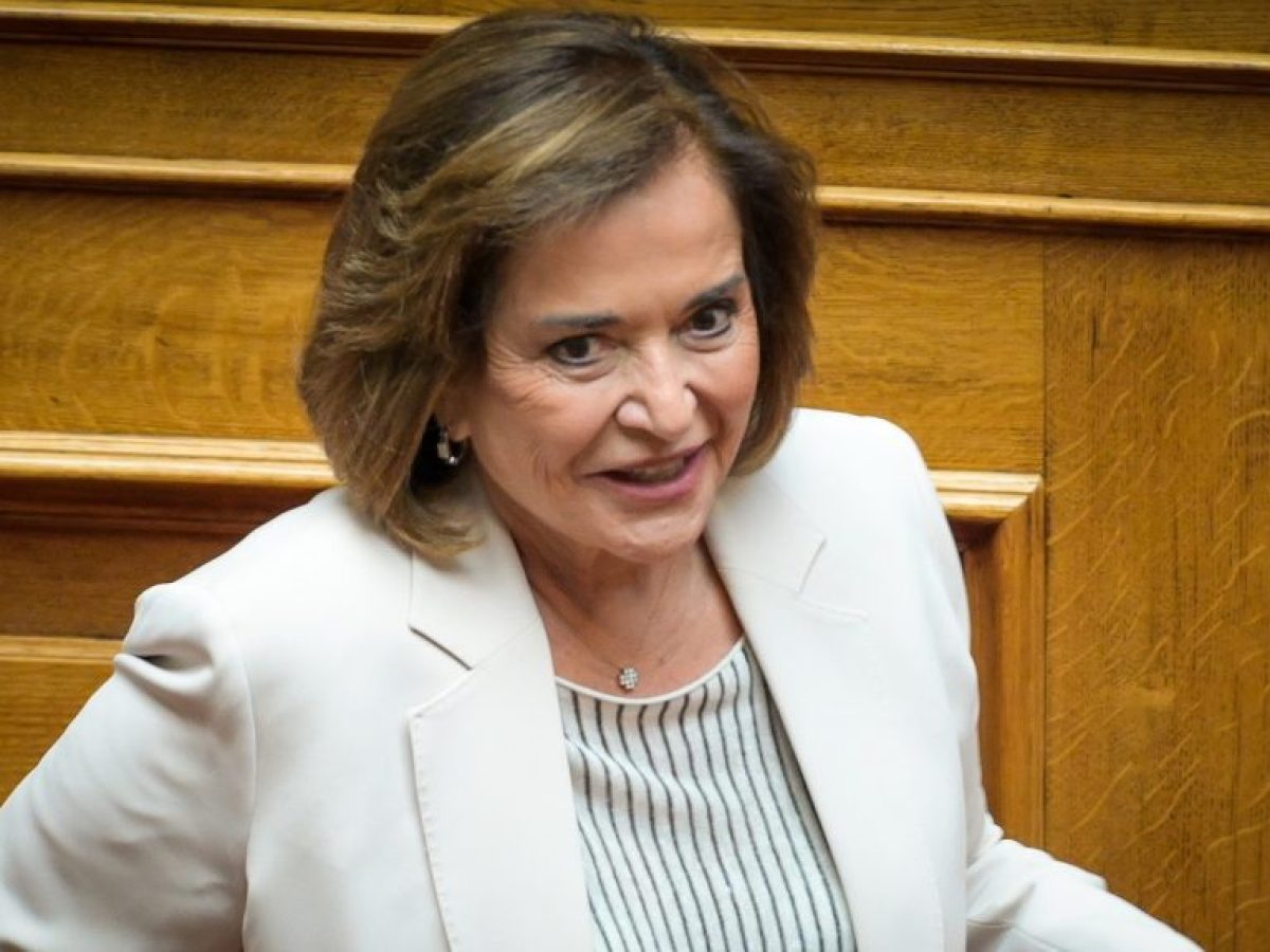 Tσικνοπέμπτη: Ενθουσιασμένη η Ντόρα Μπακογιάννη με τις λιχουδιές της chef… Mητσοτάκη