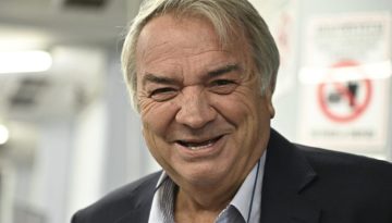 &Mu;&pi;ί&sigma;&tau;&eta;&sigmaf;: Έ&phi;&upsilon;&gamma;&alpha; &alpha;&pi;ό &tau;&eta; &Nu;έ&alpha; &Alpha;&rho;&iota;&sigma;&tau;&epsilon;&rho;ά &alpha;&pi;ό&hellip; &sigma;&upsilon;&nu;ή&theta;&epsilon;&iota;&alpha; &ndash; &Kappa;ά&pi;&omicron;&iota;&omicron;&sigmaf; &pi;&rho;έ&pi;&epsilon;&iota; &nu;&alpha; &kappa;ά&nu;&epsilon;&iota; &tau;&eta;&nu; &alpha;&rho;&chi;ή