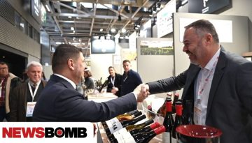 &Chi;&alpha;&rho;&delta;&alpha;&lambda;&iota;ά&sigmaf;: &laquo;&Omicron; &Alpha;&tau;&tau;&iota;&kappa;ό&sigmaf; &alpha;&mu;&pi;&epsilon;&lambda;ώ&nu;&alpha;&sigmaf; &alpha;&pi;&omicron;&tau;&epsilon;&lambda;&epsilon;ί &pi;&upsilon;&lambda;ώ&nu;&alpha; &epsilon;&xi;&omega;&sigma;&tau;&rho;έ&phi;&epsilon;&iota;&alpha;&sigmaf;, &pi;&omicron;&lambda;&iota;&tau;&iota;&sigma;&mu;&omicron;ύ &kappa;&alpha;&iota; &beta;&iota;ώ&sigma;&iota;&mu;&eta;&sigmaf; &alpha;&nu;ά&pi;&tau;&upsilon;&xi;&eta;&sigmaf;&raquo;