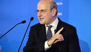 &Chi;&alpha;&tau;&zeta;&eta;&delta;ά&kappa;&eta;&sigmaf;: &Delta;&epsilon;&nu; &theta;έ&lambda;&epsilon;&iota; &kappa;&alpha;&nu;έ&nu;&alpha;&sigmaf; &nu;&alpha; &sigma;&upsilon;&nu;&epsilon;&rho;&gamma;&alpha;&sigma;&tau;&epsilon;ί &mu;&epsilon; &tau;&eta; &Nu;&Delta;, &alpha;&lambda;&lambda;ά &delta;&epsilon;&nu; &theta;έ&lambda;&omicron;&upsilon;&nu; &nu;&alpha; &sigma;&upsilon;&nu;&epsilon;&rho;&gamma;&alpha;&sigma;&tau;&omicron;ύ&nu; &omicron;ύ&tau;&epsilon; &mu;&epsilon;&tau;&alpha;&xi;ύ &tau;&omicron;&upsilon;&sigmaf;