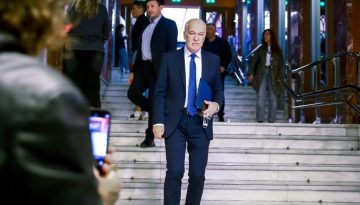 &Chi;&omega;&rho;ί&sigmaf; &tau;&eta;&nu; &Kappa;ί&mu;&pi;&epsilon;&rho;&lambda;&iota; &eta; &sigma;&upsilon;&nu;ά&nu;&tau;&eta;&sigma;&eta; &Phi;&lambda;&omega;&rho;ί&delta;&eta; &mu;&epsilon; &tau;&eta;&nu; &eta;&gamma;&epsilon;&sigma;ί&alpha; &tau;&omicron;&upsilon; FBI &sigma;&tau;&eta;&nu; &Alpha;&theta;ή&nu;&alpha;