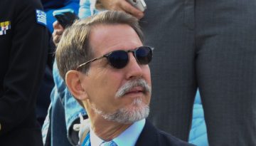 Δεν απέκλεισε την άμεση εμπλοκή του στην πολιτική ο Παύλος ντε Γκρες