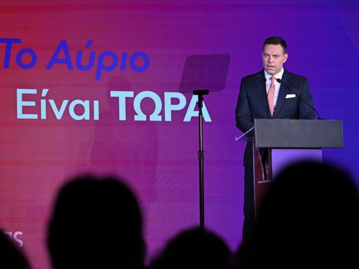 «Δεν με τελείωσαν»: Μηνύματα Κασσελάκη από το ΣΕΦ – Προτείνει αλλαγή ονόματος του Κινήματος Δημοκρατίας