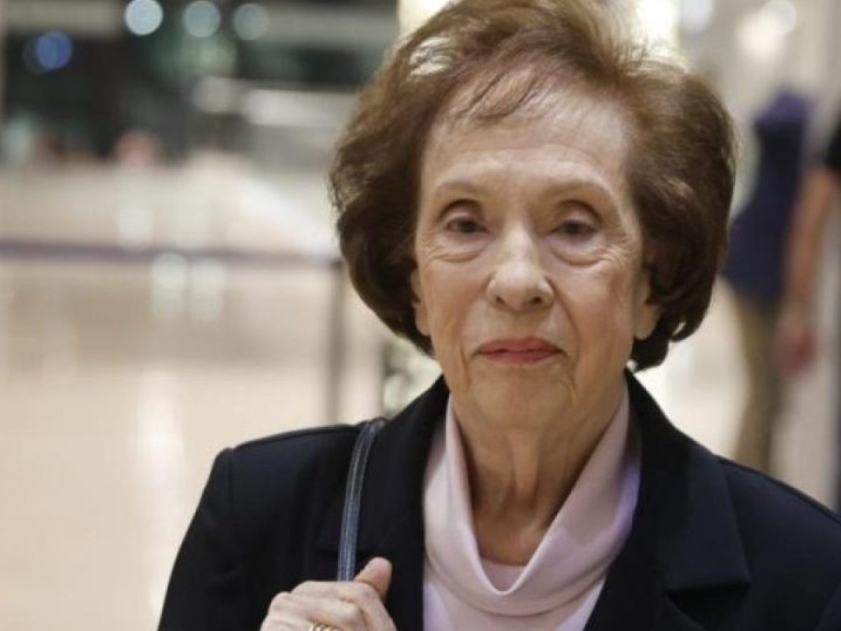 Δημοσία δαπάνη η κηδεία της Άννας Ψαρούδα – Μπενάκη