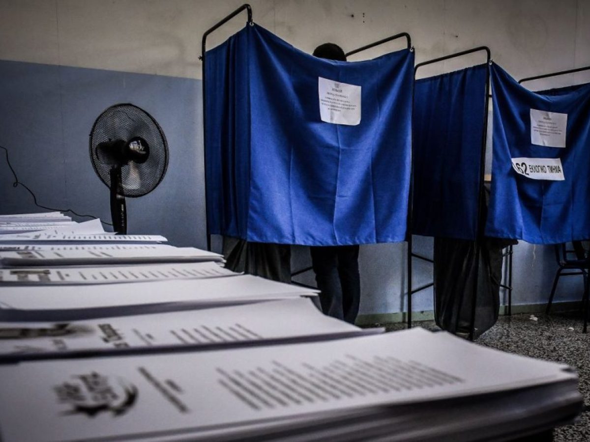 Δημοσκόπηση Interview: Οπισθοχώρηση Καρυστιανού – Τι λένε οι πολίτες για Τσίπρα και Παύλο Ντε Γκρες