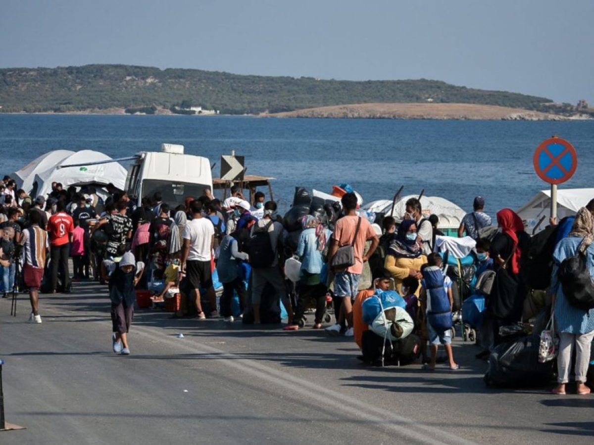 Δημοσκόπηση Metron Analysis: Φοβικοί οι Έλληνες απέναντι στη μετανάστευση