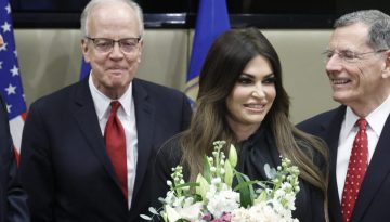 &Delta;&epsilon;ί&pi;&nu;&omicron; &tau;&eta;&sigmaf; &Kappa;ί&mu;&pi;&epsilon;&rho;&lambda;&iota; &sigma;&tau;&omicron;&upsilon;&sigmaf; &alpha;&mu;&epsilon;&rho;&iota;&kappa;&alpha;&nu;&omicron;ύ&sigmaf; &gamma;&epsilon;&rho;&omicron;&upsilon;&sigma;&iota;&alpha;&sigma;&tau;έ&sigmaf; &sigma;&tau;&omicron;&nu; &laquo;&Tau;&sigma;&omicron;&mu;&pi;&alpha;&nu;ά&kappa;&omicron;&raquo;