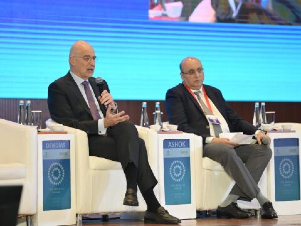 Δένδιας από Νέο Δελχί: Το άνοιγμα προς την Ινδία, το “ναι” στον Ευρωπαϊκό Στρατό και οι αιχμές για τ