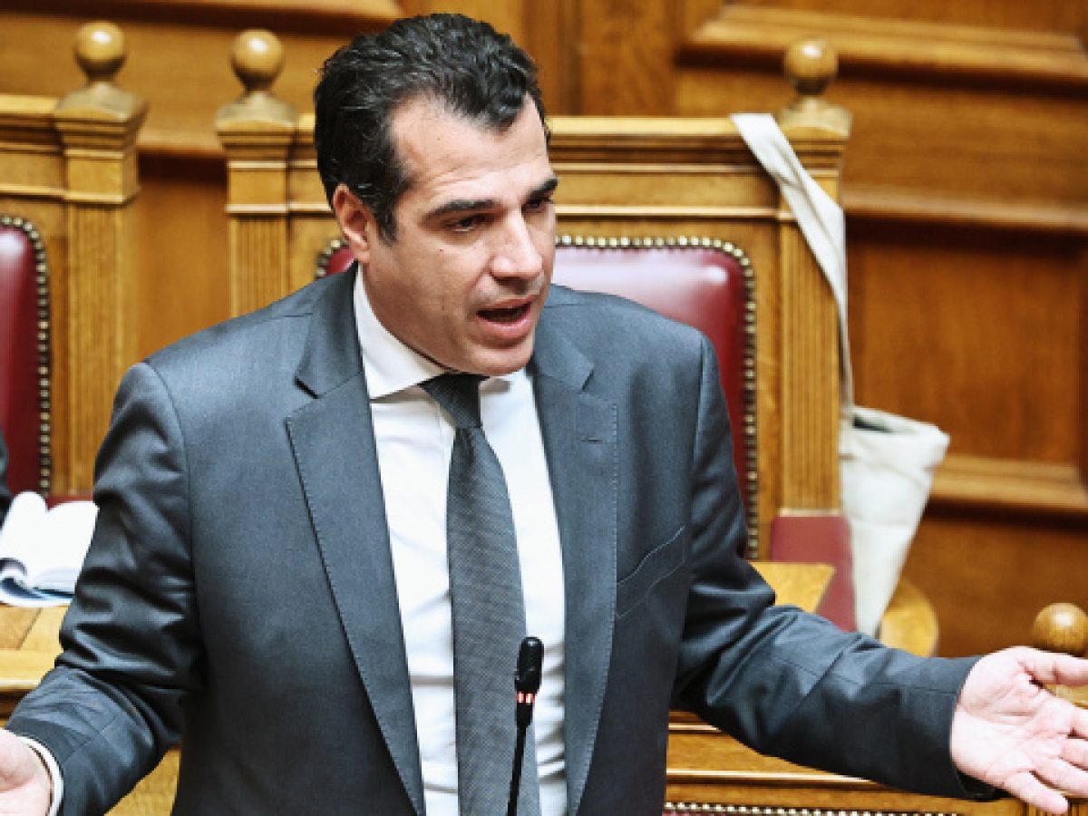 Πλεύρης: “Αν κάποιος δεν κινδυνεύει στη χώρα καταγωγής του, θα ανακαλείται το άσυλο”