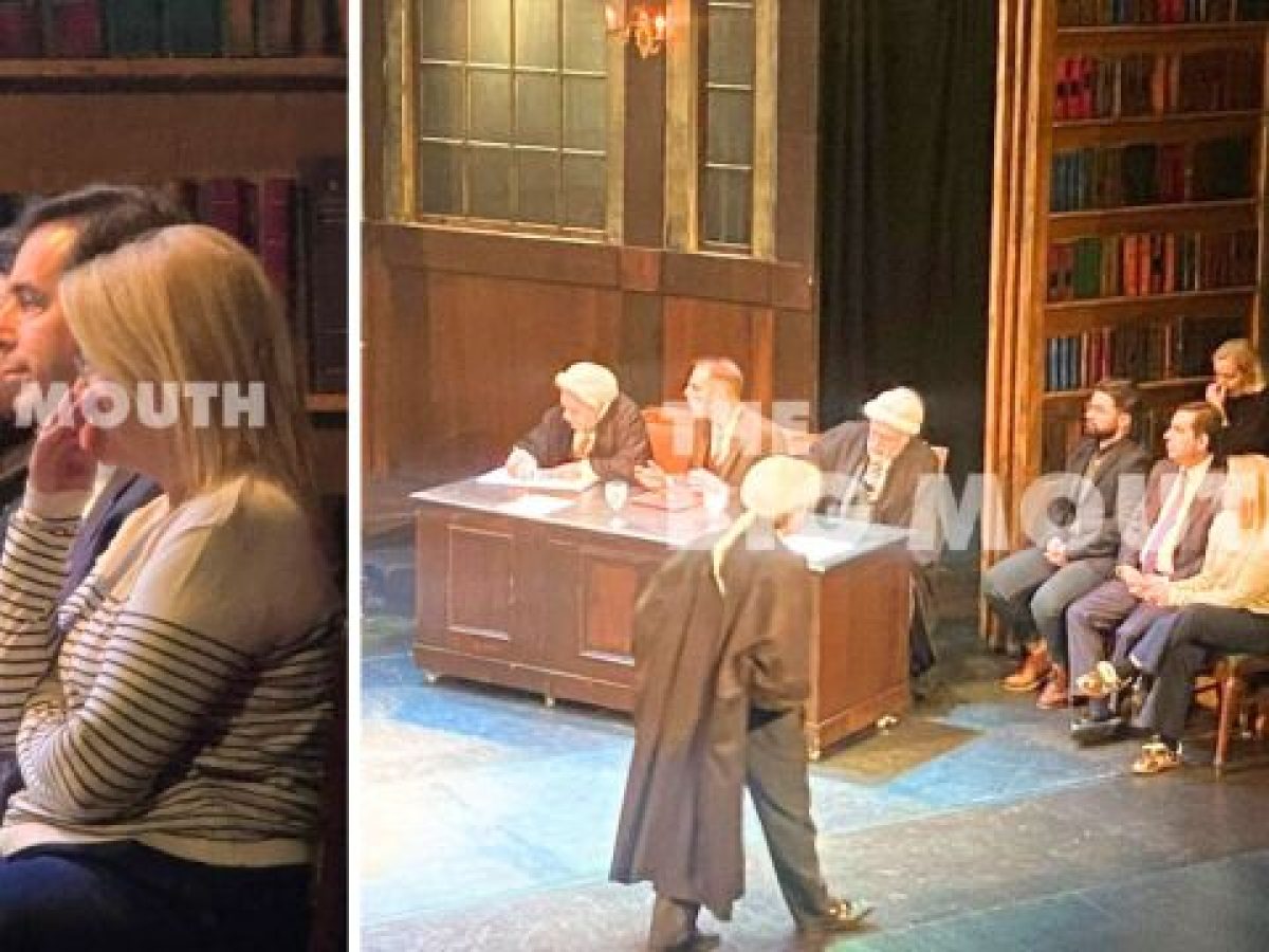 Σε… ρόλου ηθοποιού ο Νότης Μηταράκης – Ανέβηκε στο σανίδι ως ένορκος στην παράσταση “Μάρτυρας Κατηγορία