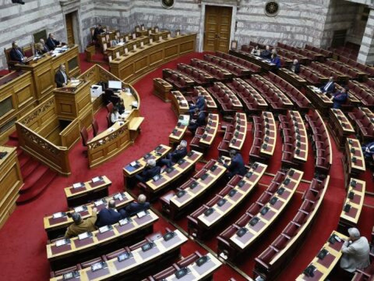 Συνταγματική Αναθεώρηση: Τι προβλέπει η διαδικασία βήμα-βήμα, ο “μαγικός” αριθμός 180 και πώς μπορεί