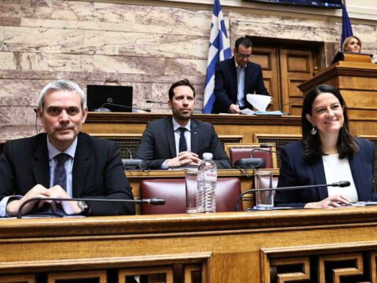 Βουλή: “Πέρασε” από την επιτροπή Κοινωνικών Υποθέσεων το νομοσχέδιο για τις συλλογικές συμβάσεις εργ