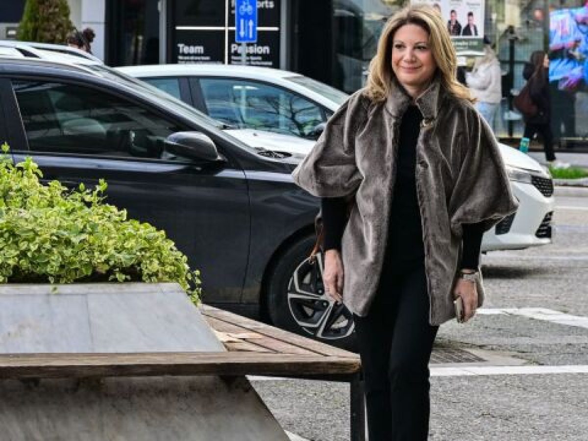 Αλλάζει τακτική η Καρυστιανού: Μετωπική με τους “συστημικούς” Τσίπρα, Ανδρουλάκη, Βελόπουλο – Το σχέ