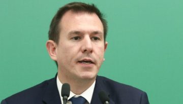 &Delta;&omicron;&upsilon;&delta;&omega;&nu;ή&sigmaf;: &Epsilon;&mu;ά&sigmaf; &omicron;&iota; &theta;&epsilon;&sigma;&mu;&omicron;ί &mu;&alpha;&sigmaf; &epsilon;&nu;&delta;&iota;&alpha;&phi;έ&rho;&omicron;&upsilon;&nu; &pi;&omicron;&lambda;ύ &pi;&alpha;&rho;&alpha;&pi;ά&nu;&omega; &alpha;&pi;ό &alpha;&upsilon;&tau;&omicron;ύ&sigmaf; &pi;&omicron;&upsilon; &tau;&omicron;&upsilon;&sigmaf; &kappa;&alpha;&tau;&alpha;&pi;&alpha;&tau;&omicron;ύ&nu;