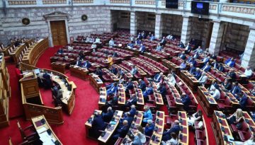 &Epsilon;&mu;&pi;&lambda;&omicron;&kappa;ή &tau;&rho;&iota;ώ&nu; &pi;&rho;ώ&eta;&nu; &upsilon;&pi;&omicron;&upsilon;&rho;&gamma;ώ&nu; &sigma;&tau;&omicron; &sigma;&kappa;ά&nu;&delta;&alpha;&lambda;&omicron; &tau;&omicron;&upsilon; &Omicron;&Pi;&Epsilon;&Kappa;&Epsilon;&Pi;&Epsilon;: &Sigma;&tau;&omicron; &laquo;&phi;&omega;&sigmaf;&raquo; &eta; &delta;&epsilon;ύ&tau;&epsilon;&rho;&eta; &delta;&iota;&kappa;&omicron;&gamma;&rho;&alpha;&phi;ί&alpha;