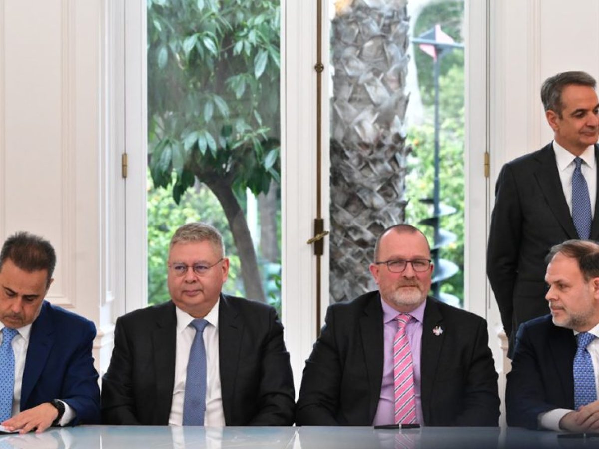 «Έπεσαν» οι υπογραφές με Chevron για τις έρευνες υδρογονανθράκων σε Κρήτη και Πελοπόννησο