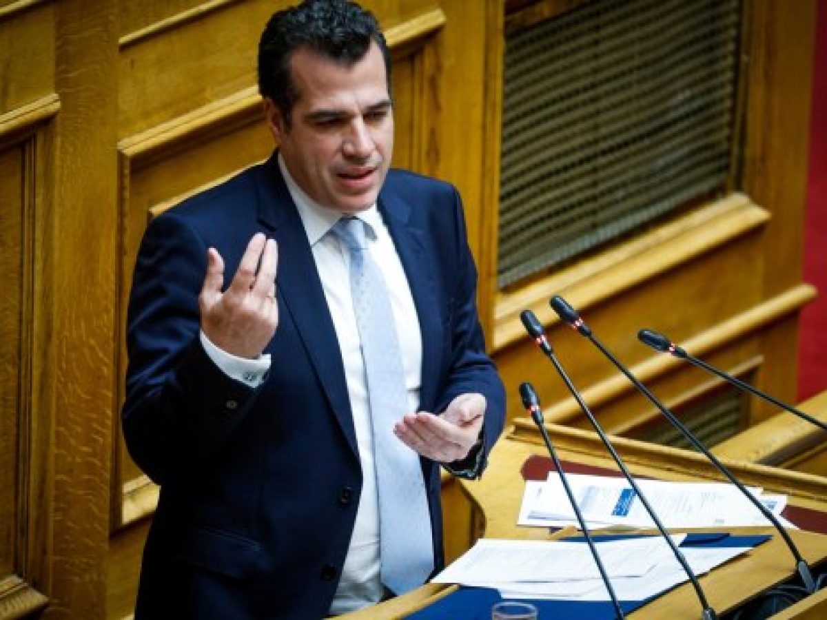 Επιμένει ο Πλεύρης στο δόγμα «φυλακή ή επιστροφή» για όσους εισέρχονται παράνομα στη χώρα