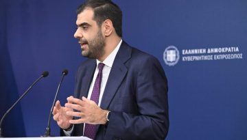 &Epsilon;&pi;ί&theta;&epsilon;&sigma;&eta; &Mu;&alpha;&rho;&iota;&nu;ά&kappa;&eta; &sigma;&epsilon; &Pi;&alpha;&Sigma;&omicron;&Kappa; &kappa;&alpha;&iota; &Tau;&sigma;&omicron;&upsilon;&kappa;&alpha;&lambda;ά &ndash; &laquo;&Omicron;&iota; &phi;&omega;&tau;&omicron;&gamma;&rho;&alpha;&phi;ί&epsilon;&sigmaf; &tau;&eta;&sigmaf; &Kappa;&alpha;&iota;&sigma;&alpha;&rho;&iota;&alpha;&nu;ή&sigmaf; &alpha;&nu;ή&kappa;&omicron;&upsilon;&nu; &sigma;&epsilon; ό&lambda;&omicron;&upsilon;&sigmaf; &tau;&omicron;&upsilon;&sigmaf; Έ&lambda;&lambda;&eta;&nu;&epsilon;&sigmaf;&raquo;