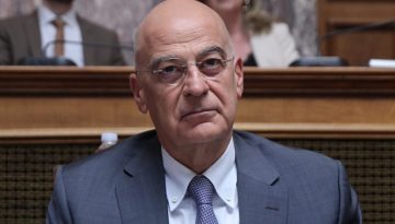 Εσωκομματικά «καρφιά» στον Δένδια για τα ποσοστά της ΝΔ: «Δεν θα έκανα τέτοιες δηλώσεις…»