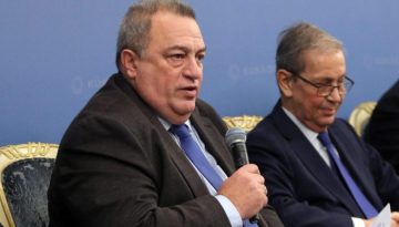 Έ&sigma;&tau;&epsilon;&iota;&lambda;&epsilon; &laquo;&pi;&epsilon;&rho;ί&epsilon;&rho;&gamma;&alpha;&raquo; &mu;&eta;&nu;ύ&mu;&alpha;&tau;&alpha; &omicron; &Epsilon;&upsilon;&rho;&iota;&pi;ί&delta;&eta;&sigmaf; &Sigma;&tau;&upsilon;&lambda;&iota;&alpha;&nu;ί&delta;&eta;&sigmaf;