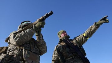 &Epsilon;&upsilon;&rho;&omega;&sigma;&tau;&rho;&alpha;&tau;ό&sigmaf;: &Eta; &Epsilon;&upsilon;&rho;ώ&pi;&eta; &psi;ά&chi;&nu;&epsilon;&iota; &tau;&omicron;&nu; &delta;&iota;&kappa;ό &tau;&eta;&sigmaf; &alpha;&mu;&upsilon;&nu;&tau;&iota;&kappa;ό &delta;&rho;ό&mu;&omicron;
