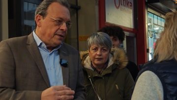 &Phi;ά&mu;&epsilon;&lambda;&lambda;&omicron;&sigmaf;: H &kappa;&upsilon;&beta;έ&rho;&nu;&eta;&sigma;&eta; &epsilon;&xi;&alpha;&pi;ά&tau;&eta;&sigma;&epsilon; &tau;&eta; &mu;&iota;&kappa;&rho;&omicron;&mu;&epsilon;&sigma;&alpha;ί&alpha; &epsilon;&pi;&iota;&chi;&epsilon;&iota;&rho;&eta;&mu;&alpha;&tau;&iota;&kappa;ό&tau;&eta;&tau;&alpha; &kappa;&alpha;&iota; &tau;ώ&rho;&alpha; &tau;&eta;&nu; &epsilon;&kappa;&delta;&iota;&kappa;&epsilon;ί&tau;&alpha;&iota; &mu;&epsilon; &lambda;&omicron;&upsilon;&kappa;έ&tau;&alpha;