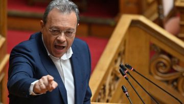 &Phi;ά&mu;&epsilon;&lambda;&lambda;&omicron;&sigmaf;: &laquo;&Upsilon;&pi;&omicron;&kappa;&rho;&iota;&sigma;ί&alpha; &Mu;&eta;&tau;&sigma;&omicron;&tau;ά&kappa;&eta; &nu;&alpha; &mu;&iota;&lambda;ά &gamma;&iota;&alpha; &tau;&eta;&nu; &alpha;&nu;&alpha;&theta;&epsilon;ώ&rho;&eta;&sigma;&eta; &tau;&omicron;&upsilon; &Sigma;&upsilon;&nu;&tau;ά&gamma;&mu;&alpha;&tau;&omicron;&sigmaf;&raquo;