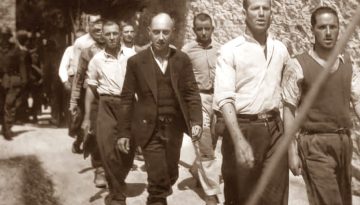 Φωτογραφίες Καισαριανής: Η ιστορική μνήμη δεν βγαίνει σε πλειστηριασμό!