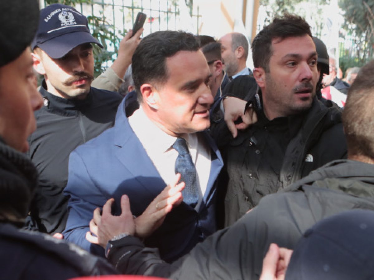 Γεωργιάδης για τα επεισόδια στο Κρατικό Νίκαιας: Εμείς στη δημοκρατία τους αφήνουμε και διαδηλώνουν, αν κυβερνούσαν αυτοί