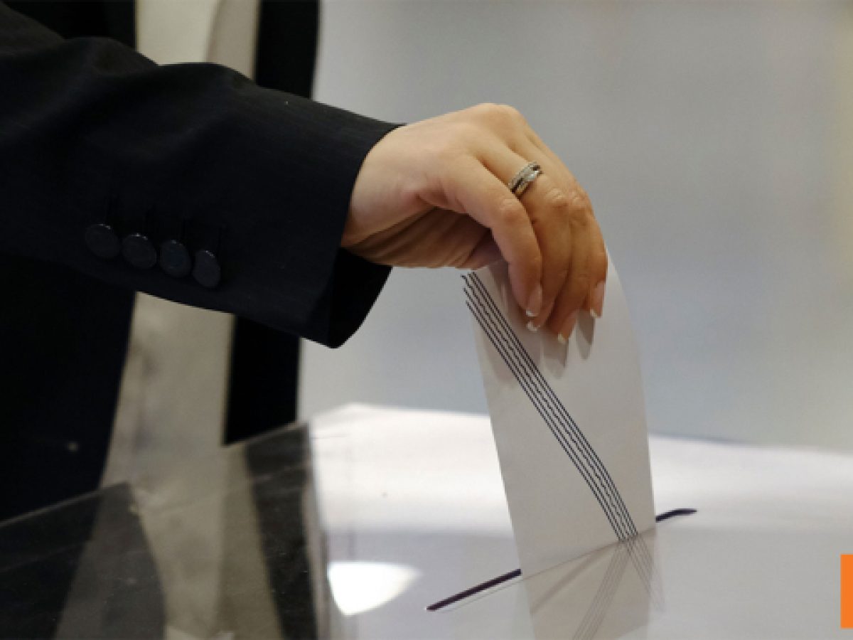 Γκάλοπ Marc για το Πρώτο Θέμα: Ο Μητσοτάκης παίζει μόνος του, πώς αλλάζουν την εικόνα Τσίπρας και Καρυστιανού