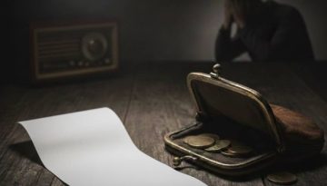 &Eta; &alpha;&kappa;&rho;ί&beta;&epsilon;&iota;&alpha; &laquo;&kappa;&omicron;&sigma;&tau;ί&zeta;&epsilon;&iota;&raquo; &sigma;&tau;&eta;&nu; &kappa;&upsilon;&beta;έ&rho;&nu;&eta;&sigma;&eta; &ndash; &Kappa;&omicron;ύ&lambda;&omicron;&upsilon;&mu;&alpha; &mu;&epsilon; &pi;&omicron;&lambda;&lambda;ά &mu;&pi;&omicron;&phi;ό&rho;