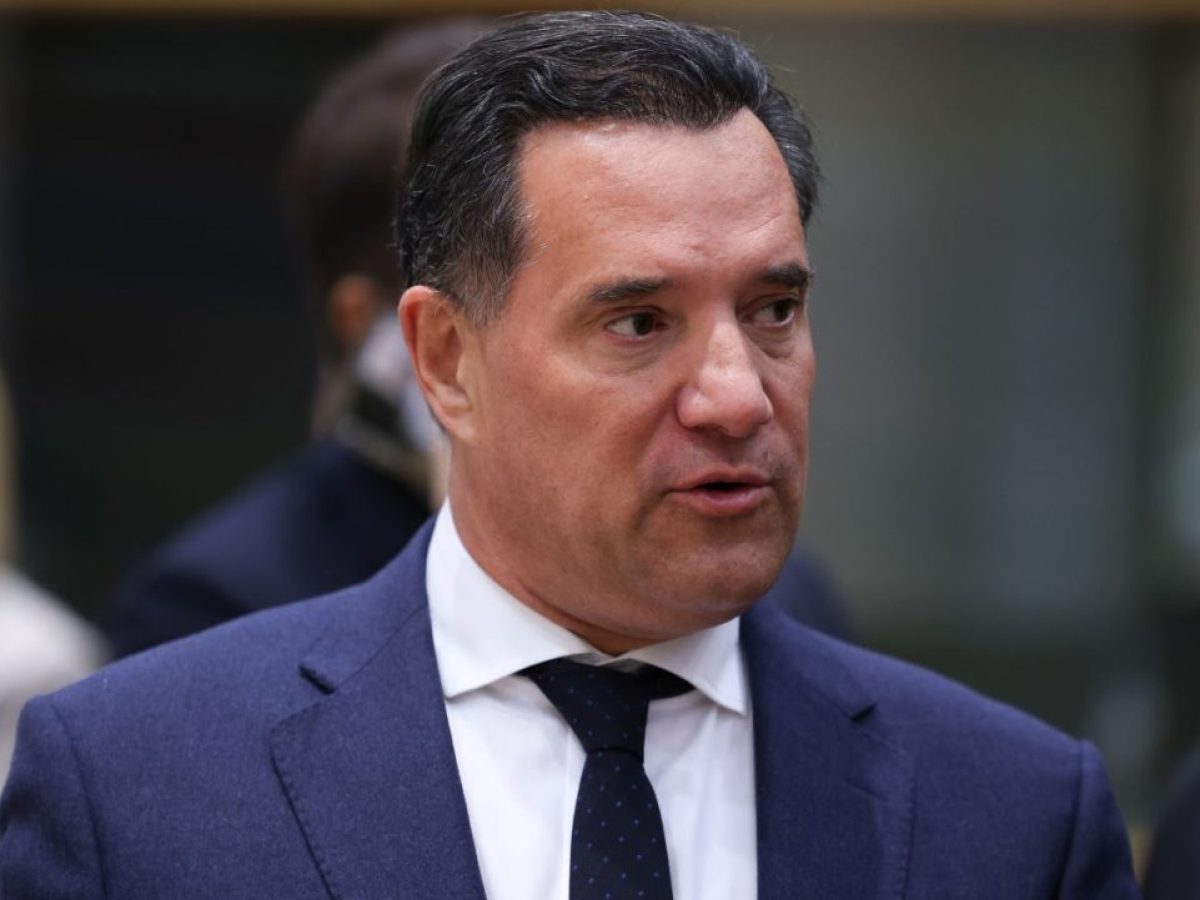 Η απάντηση Γεωργιάδη στις μαίες για τους τοκετούς