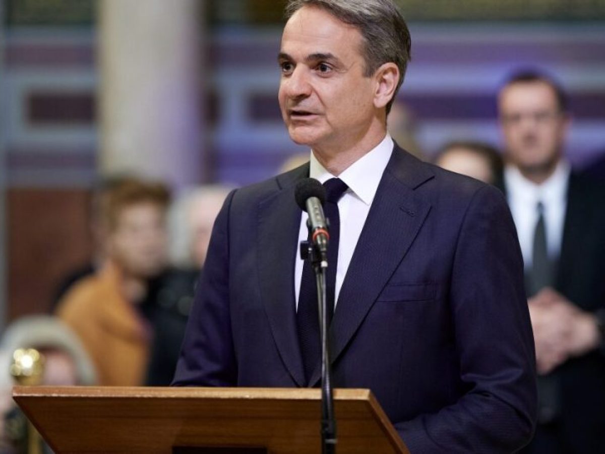 Η κηδεία της Αρβελέρ και η ανύπαρκτη αντιπολίτευση